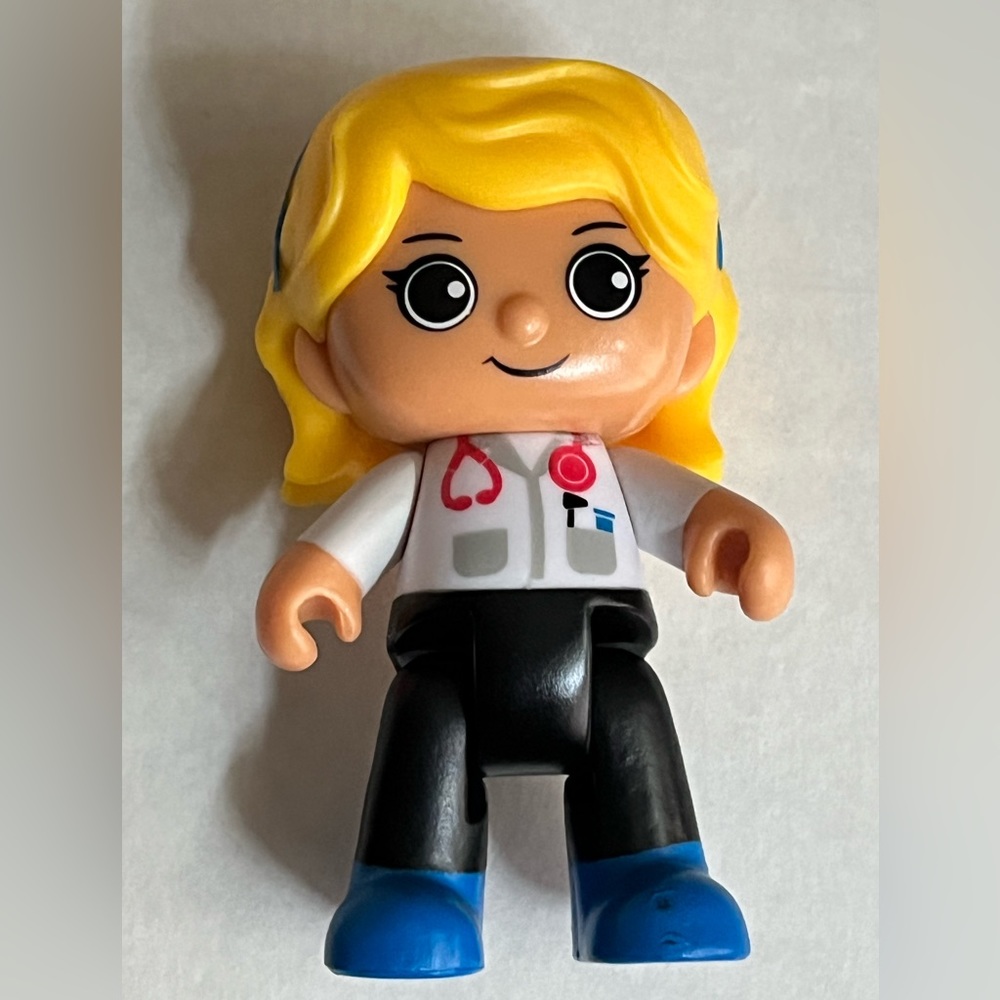 Ryan's World Mystery Play Date Girl Doctor Blonde 2.5" Mini Figure Toy